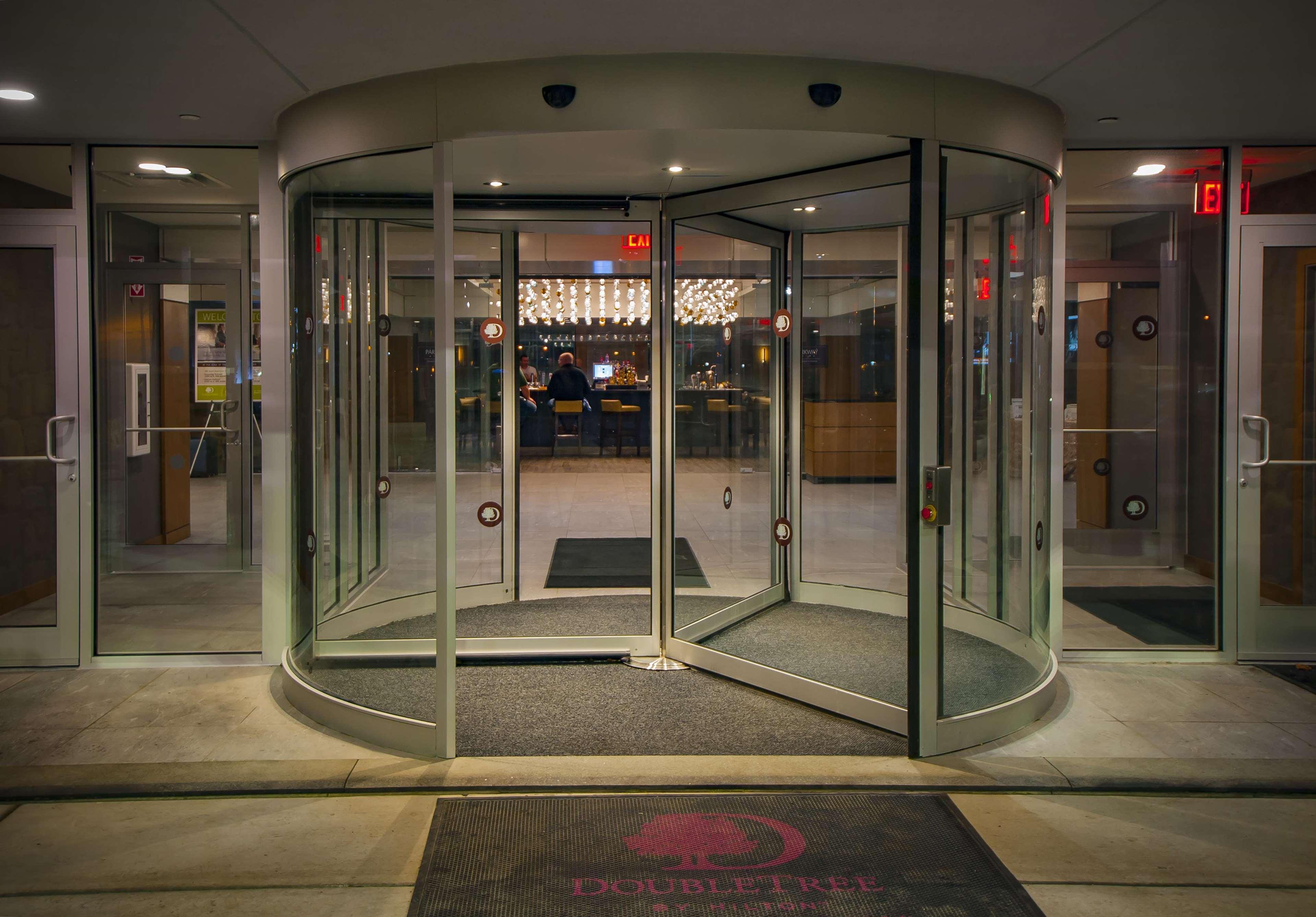 Doubletree By Hilton Hotel Niagara Falls New York Exterior foto